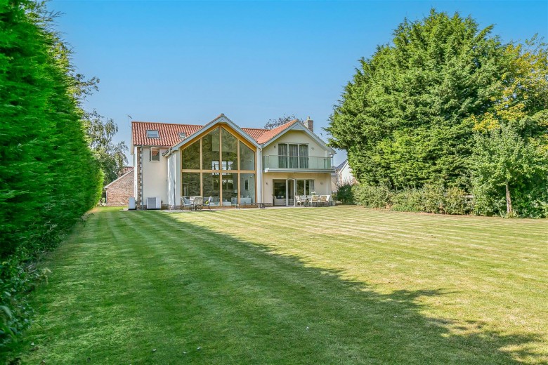 Click the photo for more details of Long Lane, Fowlmere