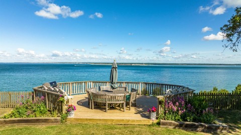 Click the photo for more details of Colwell Bay, Isle of Wight