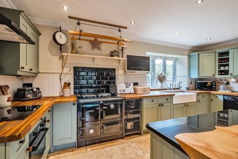 Click the photo for more details of Broadwindsor, Beaminster