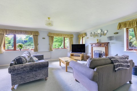 Click the photo for more details of Vicarage Hill, Farnham, GU9