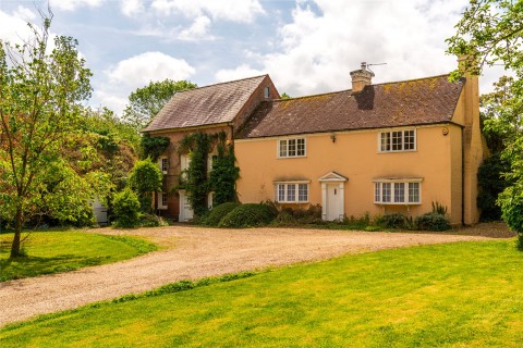 Click the photo for more details of Mill Lane, Weston Turville, HP22