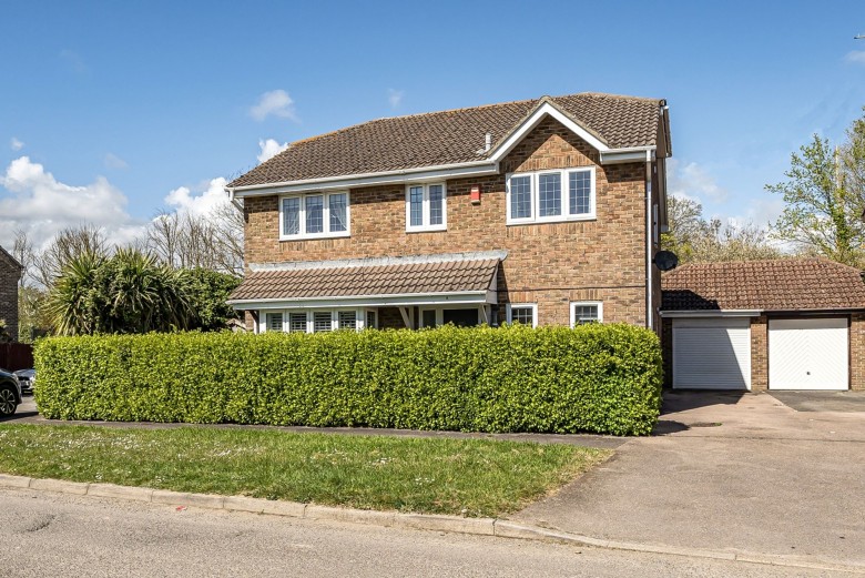 Click the photo for more details of Silver Birch Drive, Middleton-On-Sea, PO22