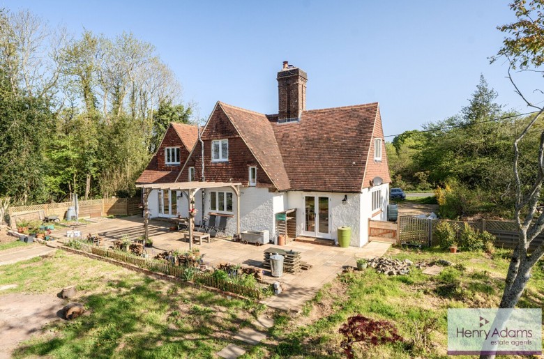 Click the photo for more details of Rogate, Petersfield, GU31
