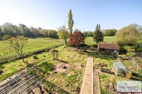 Click the photo for more details of Rogate, Petersfield, GU31
