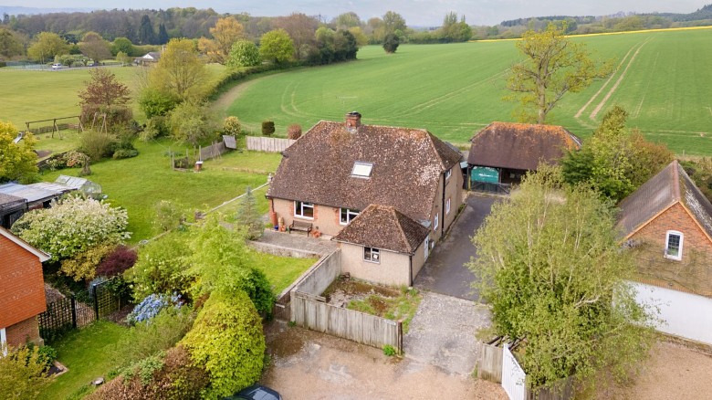 Click the photo for more details of Lodsworth, Petworth, GU28