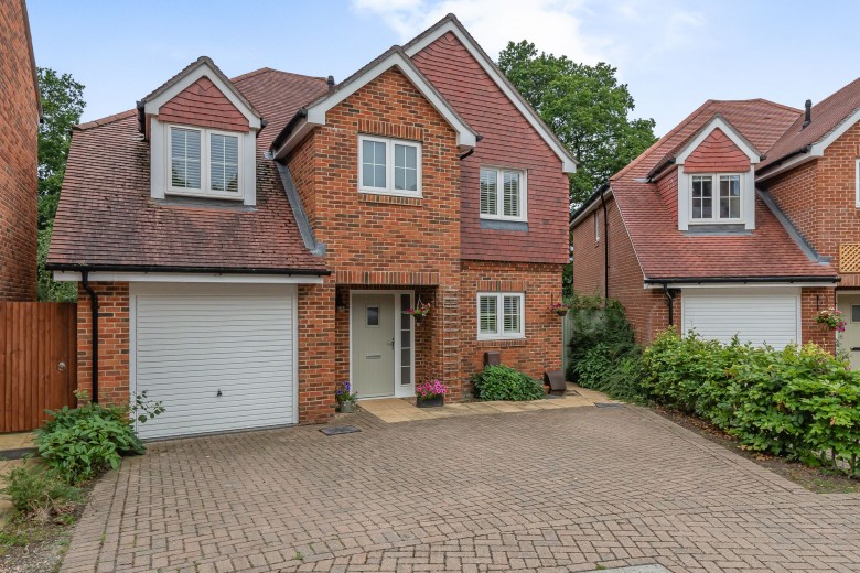 Click the photo for more details of Bailey Road, Rowland's Castle, PO9