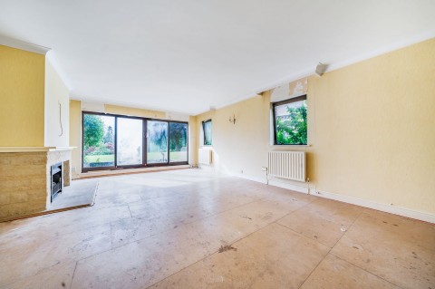Click the photo for more details of Lythe Hill Park, Haslemere, GU27