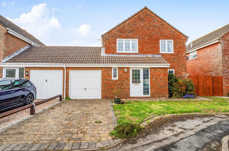 Click the photo for more details of Faresmead, Aldwick Felds, PO21