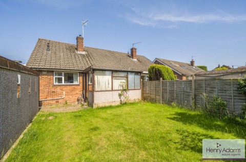 Click the photo for more details of Barnside Way, Liss, GU33