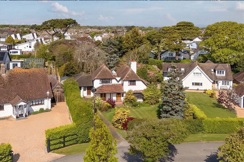 Click the photo for more details of Sea Way, Middleton-On-Sea, PO22