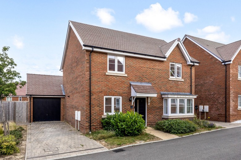 Click the photo for more details of Flint Street, Faygate, RH12