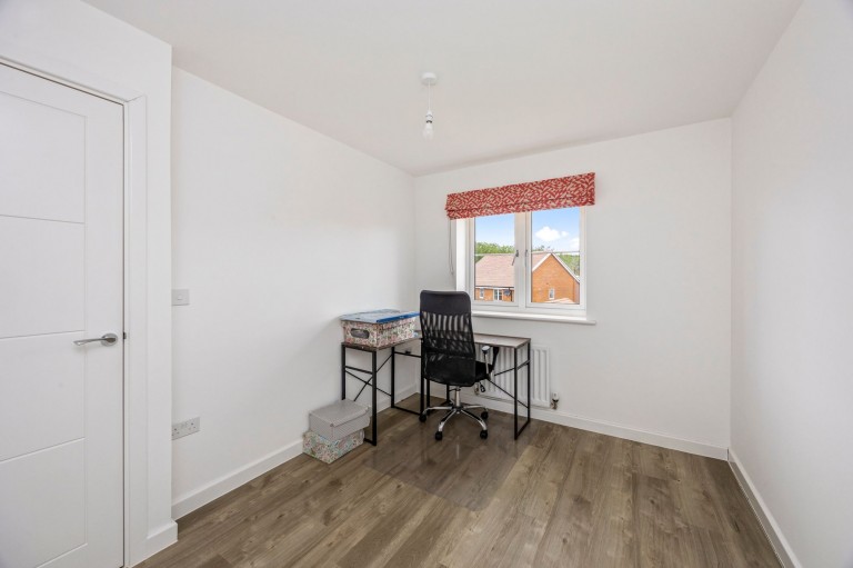 Images for Flint Street, Faygate, RH12