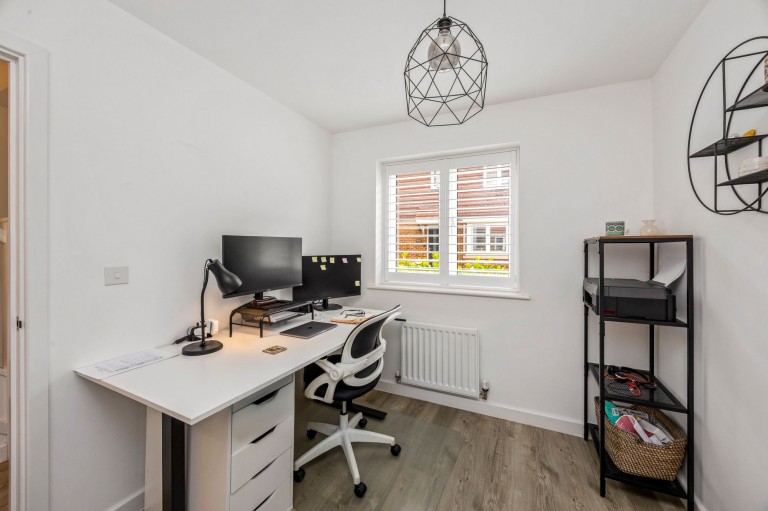 Images for Flint Street, Faygate, RH12