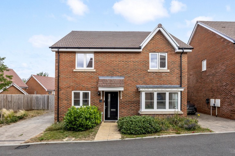 Images for Flint Street, Faygate, RH12