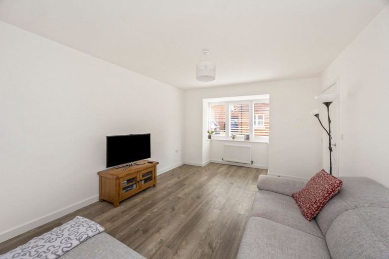 Images for Flint Street, Faygate, RH12