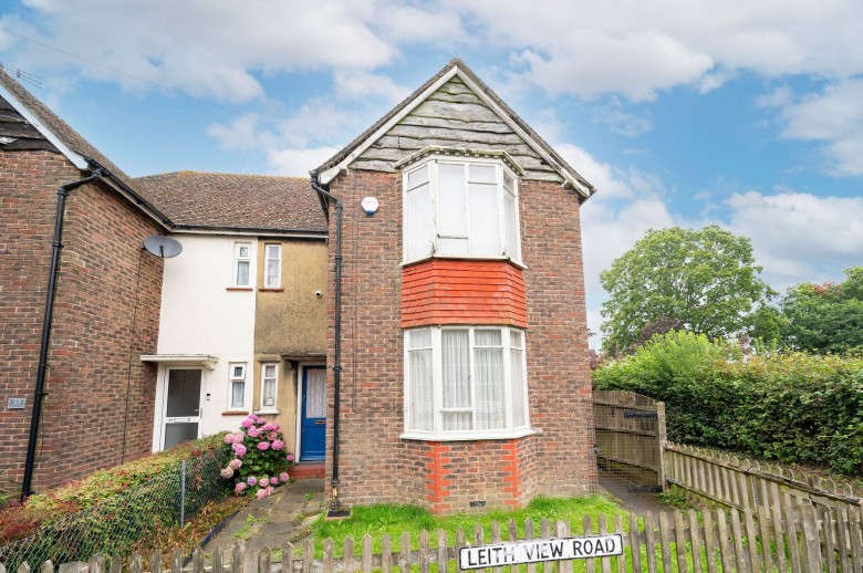 Click the photo for more details of Leith View Road, Horsham, RH12