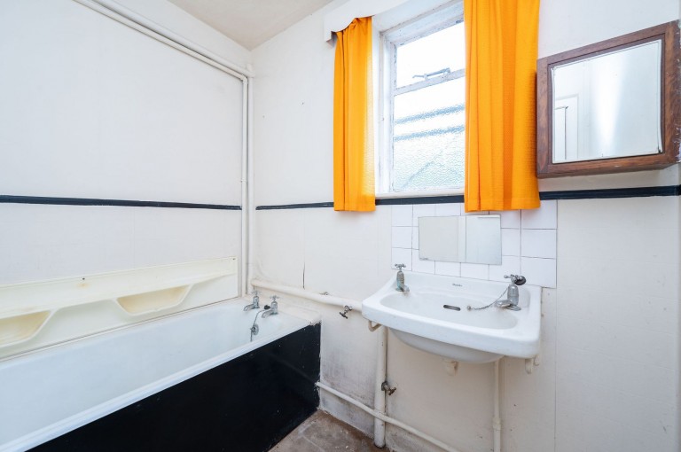 Images for Leith View Road, Horsham, RH12