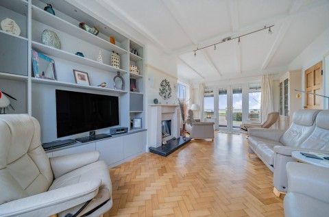 Click the photo for more details of Strand Way, Felpham, PO22