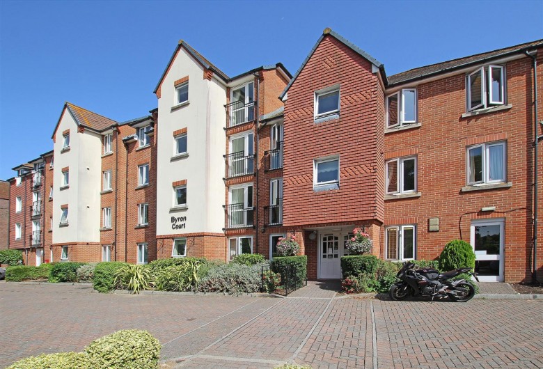 Click the photo for more details of Stockbridge Road, Chichester, PO19