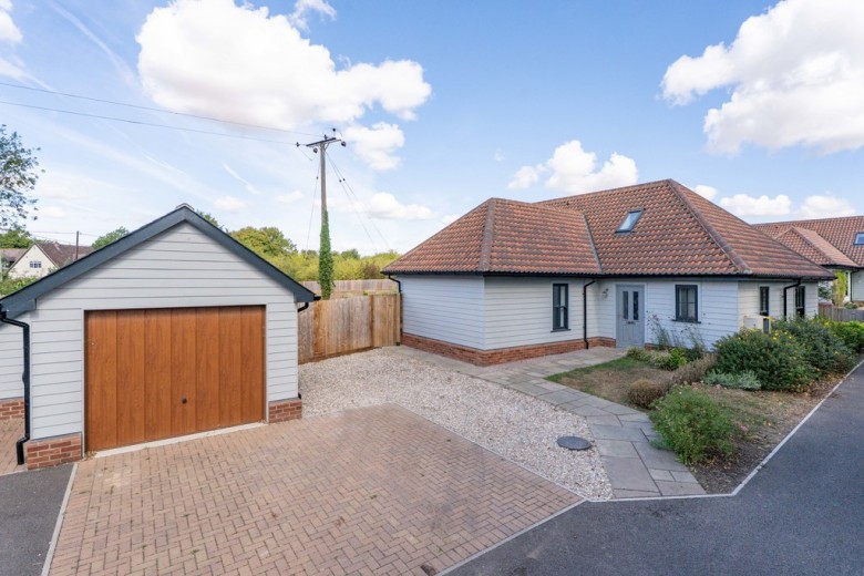 Click the photo for more details of Hundon, Suffolk, Sudbury