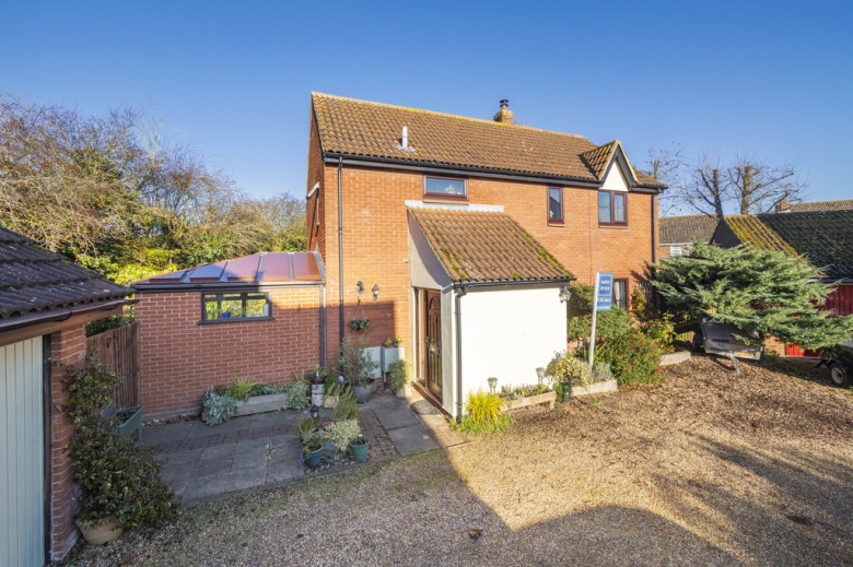 Click the photo for more details of Leavenheath, Suffolk, Colchester