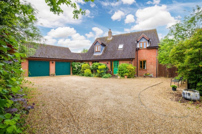 Click the photo for more details of Elmswell, Bury St. Edmunds