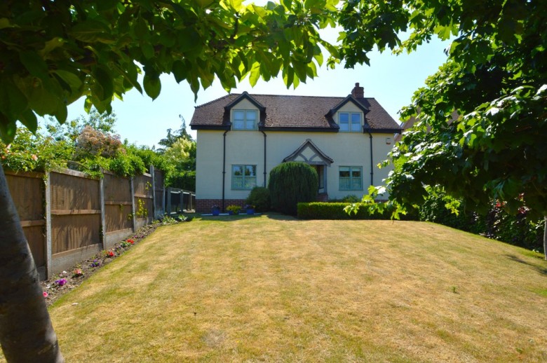 Click the photo for more details of Sible Hedingham, Essex, Halstead