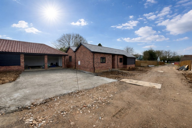 Click the photo for more details of Newton, Suffolk, Sudbury