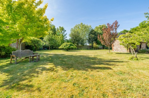 Click the photo for more details of Nr Bury St Edmunds, Thetford