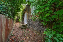 Images for Mockbeggars Cottage, Ipswich