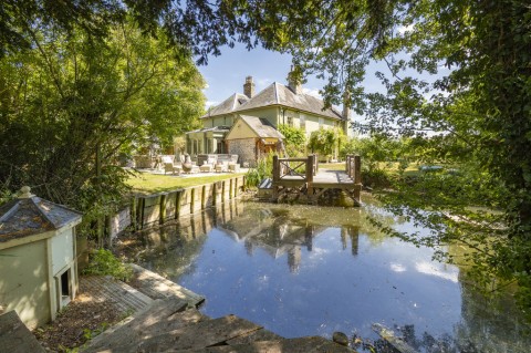 Click the photo for more details of Suffolk/Essex Border, Sudbury