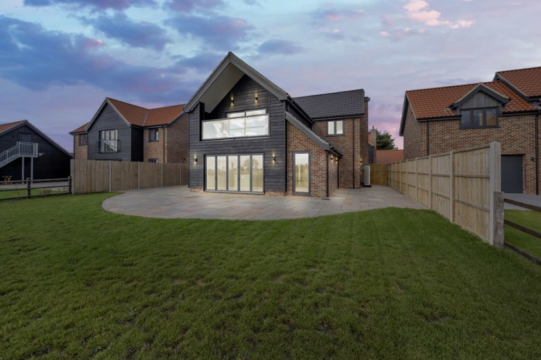 Click the photo for more details of Church Road, North Lopham, Diss