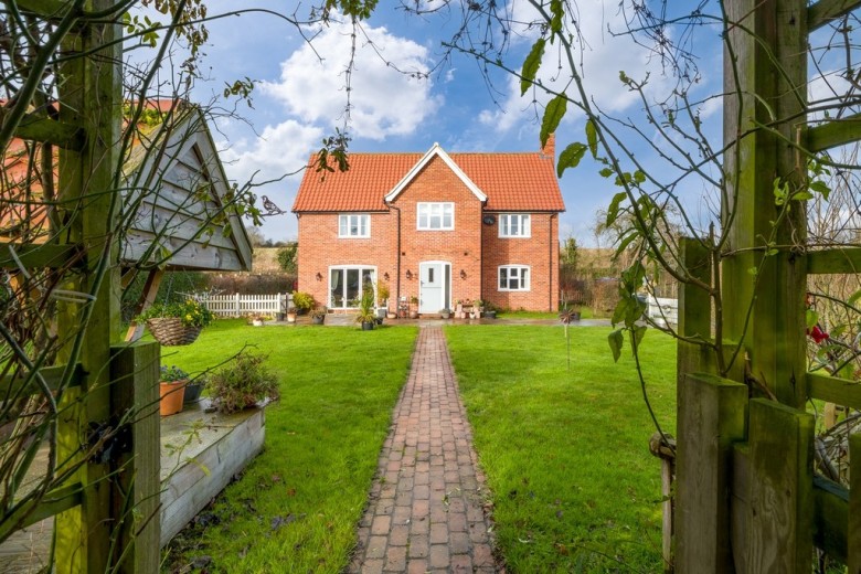 Click the photo for more details of Brockdish, Diss, Diss