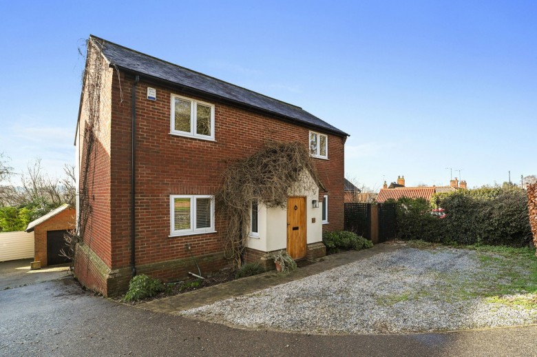 Click the photo for more details of White Colne, Colchester