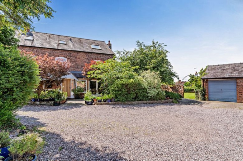 Click the photo for more details of Farndon, Cheshire