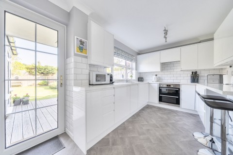 Click the photo for more details of Oakmeadow Close, Emsworth, PO10