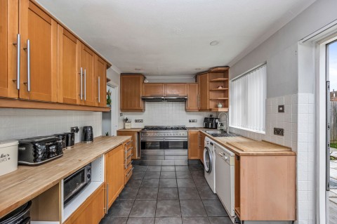 Click the photo for more details of Butlers Road, Horsham, RH13