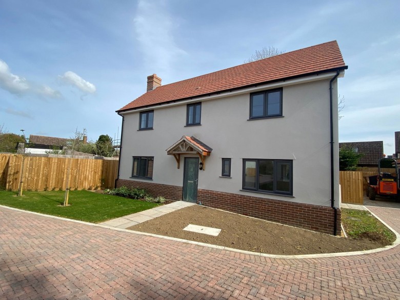 Click the photo for more details of Bedfield, Nr Framlingham, Suffolk