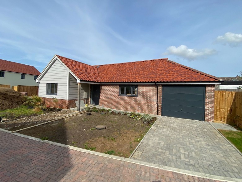 Click the photo for more details of Bedfield, Nr Framlingham, Suffolk