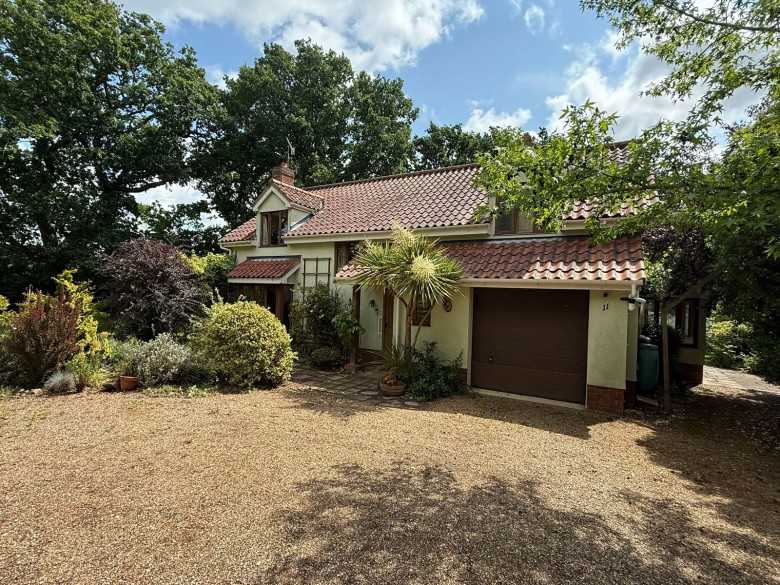 Click the photo for more details of Melton, Nr Woodbridge, Suffolk
