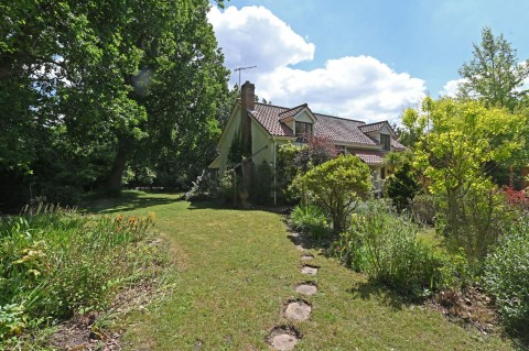 Click the photo for more details of Melton, Nr Woodbridge, Suffolk