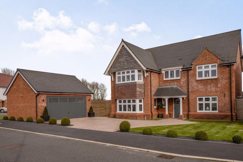 Click the photo for more details of Farndon, Cheshire