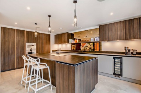 Click the photo for more details of Willaston, Cheshire