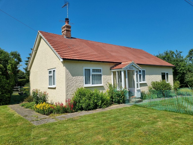 Click the photo for more details of Charsfield, Woodbridge, Suffolk