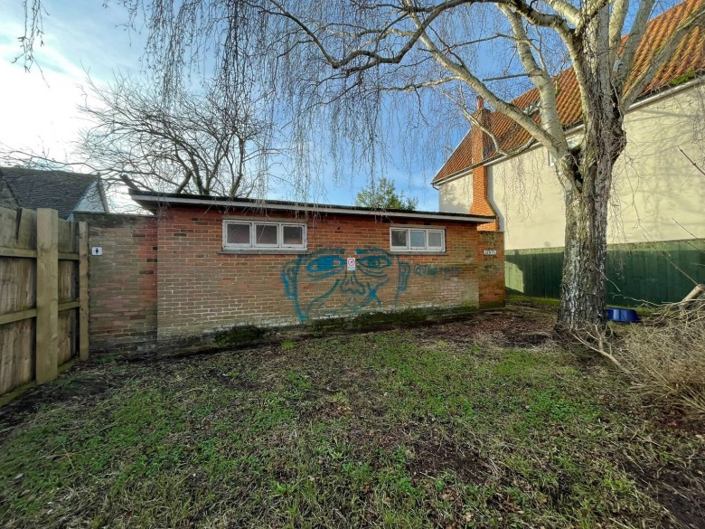 Click the photo for more details of Theatre Street, Woodbridge, Suffolk