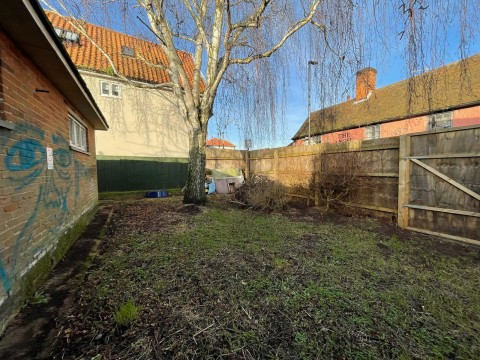 Click the photo for more details of Theatre Street, Woodbridge, Suffolk