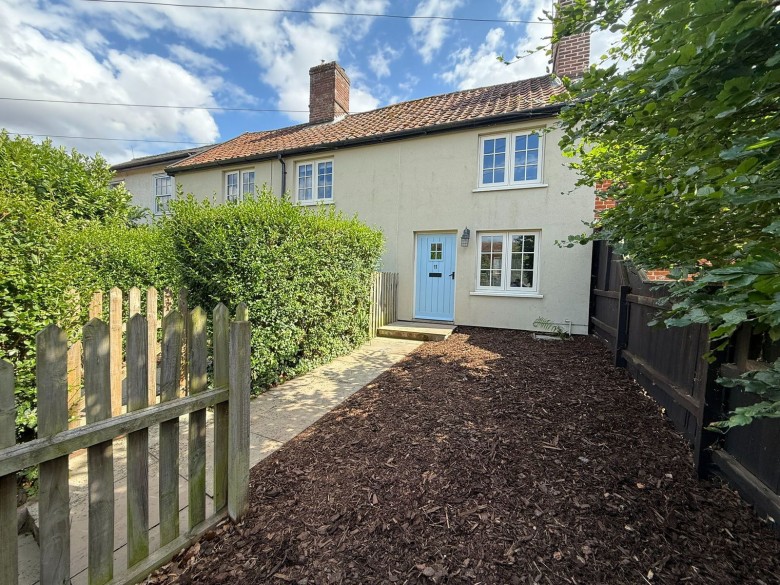 Click the photo for more details of College Road, Framlingham, Suffolk