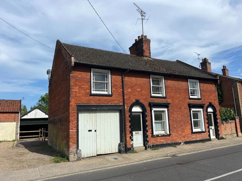 Click the photo for more details of Station Road, Framlingham, Woodbridge, Suffolk, IP13 9EA