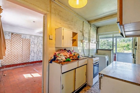 Click the photo for more details of Low Cross Hill, Tilston