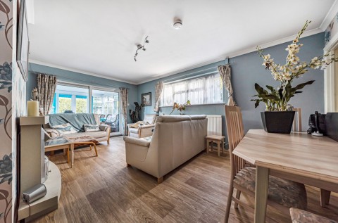 Click the photo for more details of Bonnar Road, Selsey, PO20